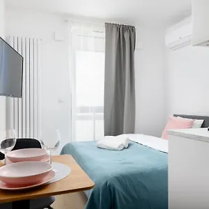 Rentplanet - Wiktoryn Apartment Warsaw